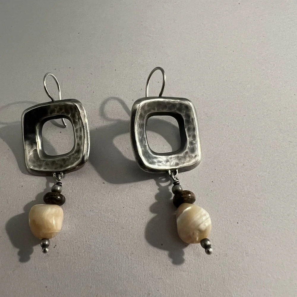 Silpada Square Hammered Sterling Silver, Pearl & Bronzite Accents on Wires - Picture 1 of 5